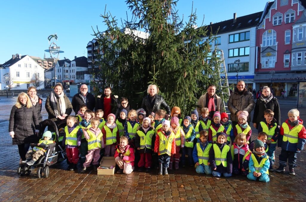 Weihnachtsbäume gesucht: Spender für Aplerbecker Marktplatzbaum und Schloß Rodenberg gesucht